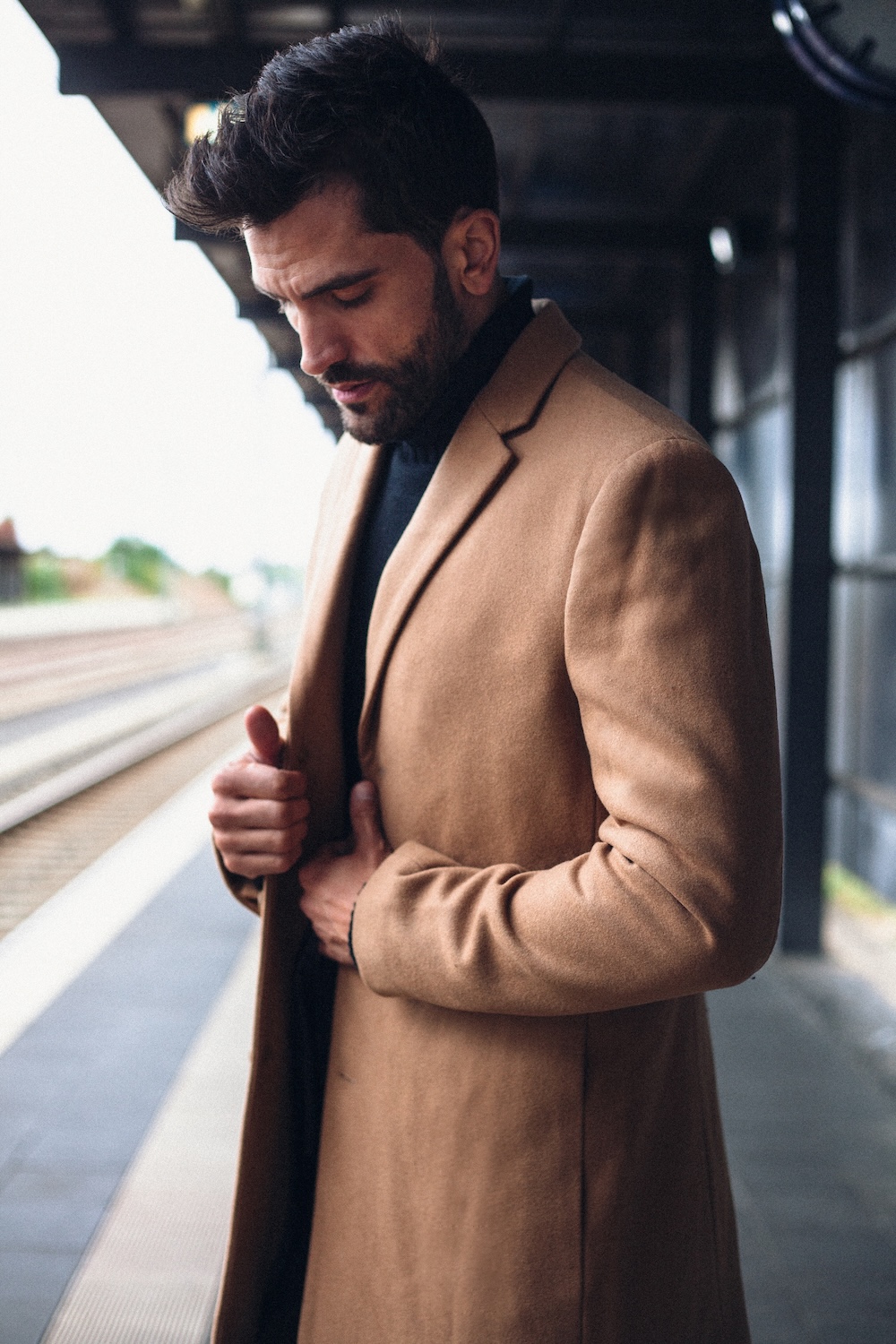 Fashion-Goat-Mantel-Marcel Gregory Stock