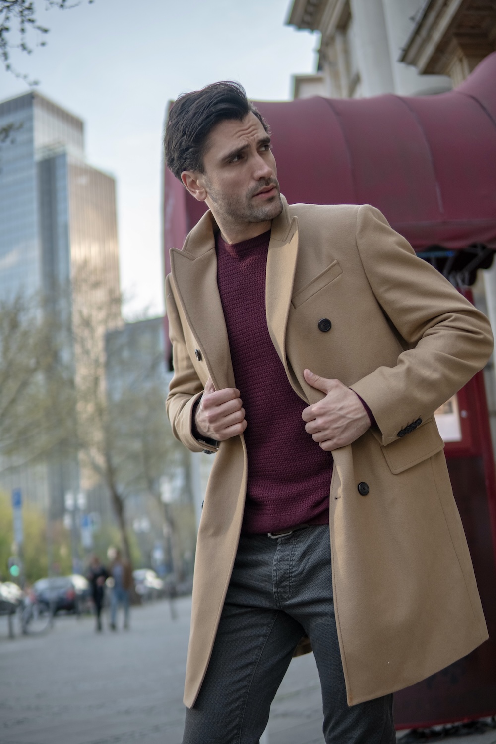 Fashion-Goat-Mantel-Marcel Gregory Stock