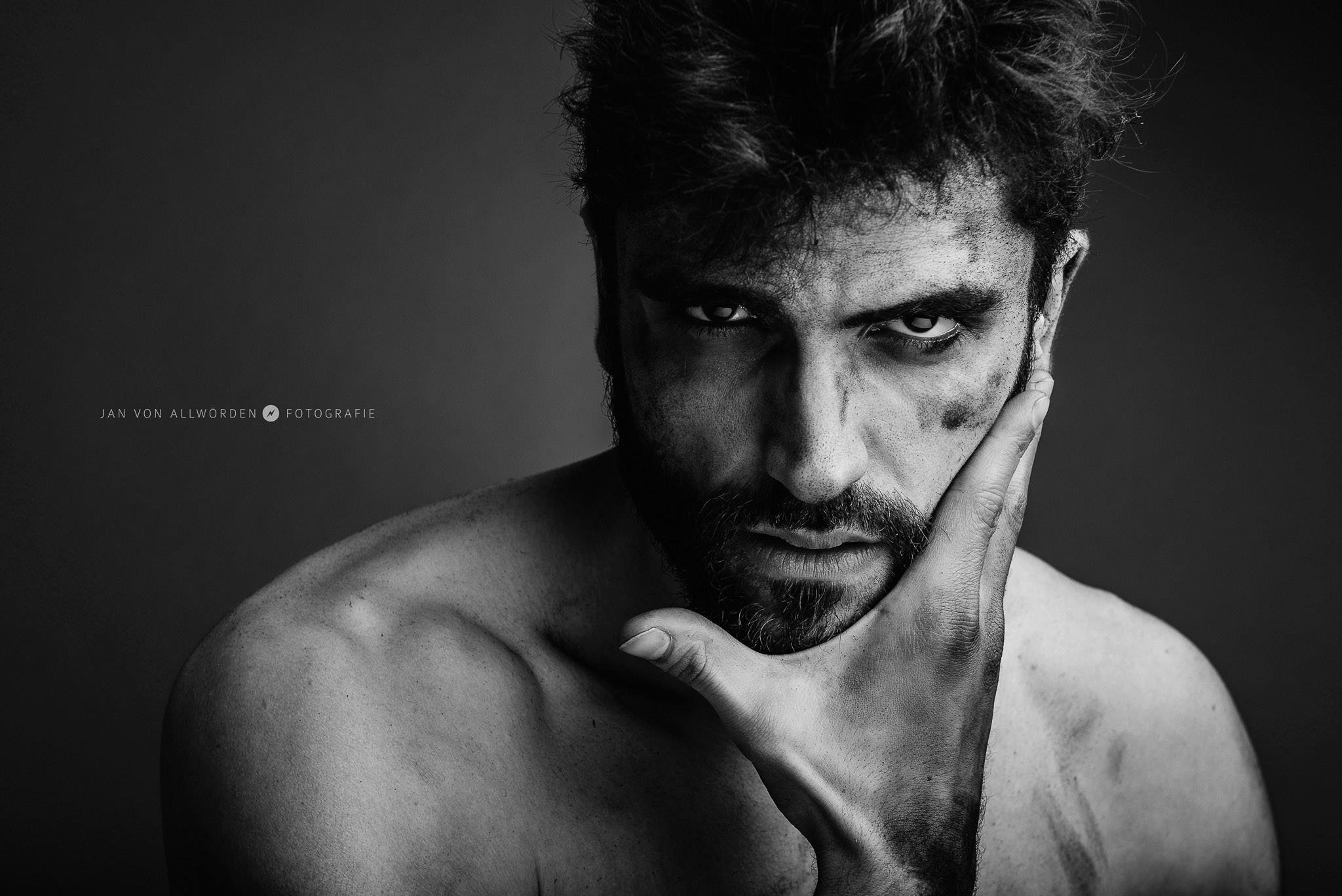 Editorial - Marcel Gregory Stock