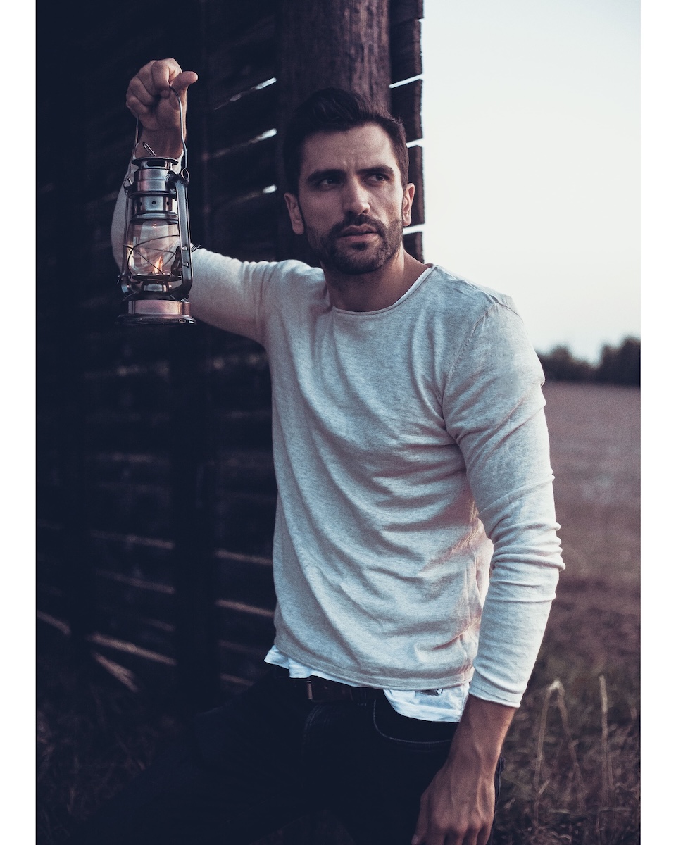 Editorial - Marcel Gregory Stock